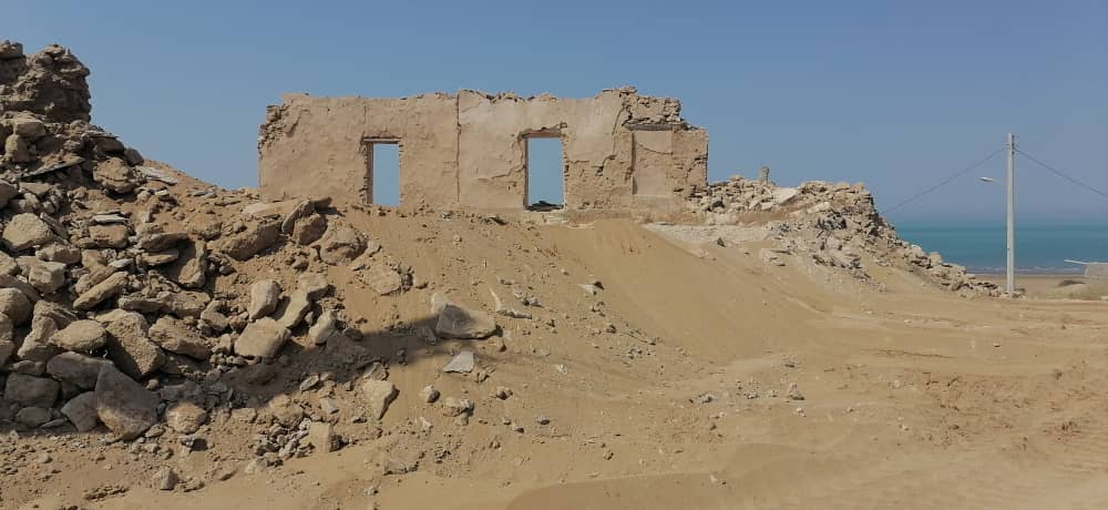 تخریب ساختمان قدیمی و تاریخی گمرک بندر لاور توسط گمرک استان