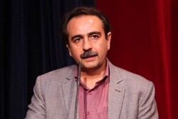 او نیز از عاشقان این روزگار است…