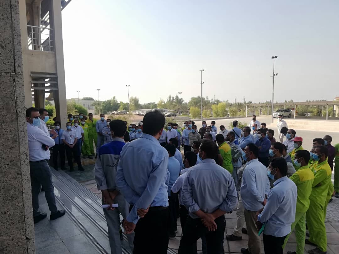 تجمع کارگران نفت و گاز پارس جنوبی عسلویه در اعتراض به برخی مطالبات قانونی