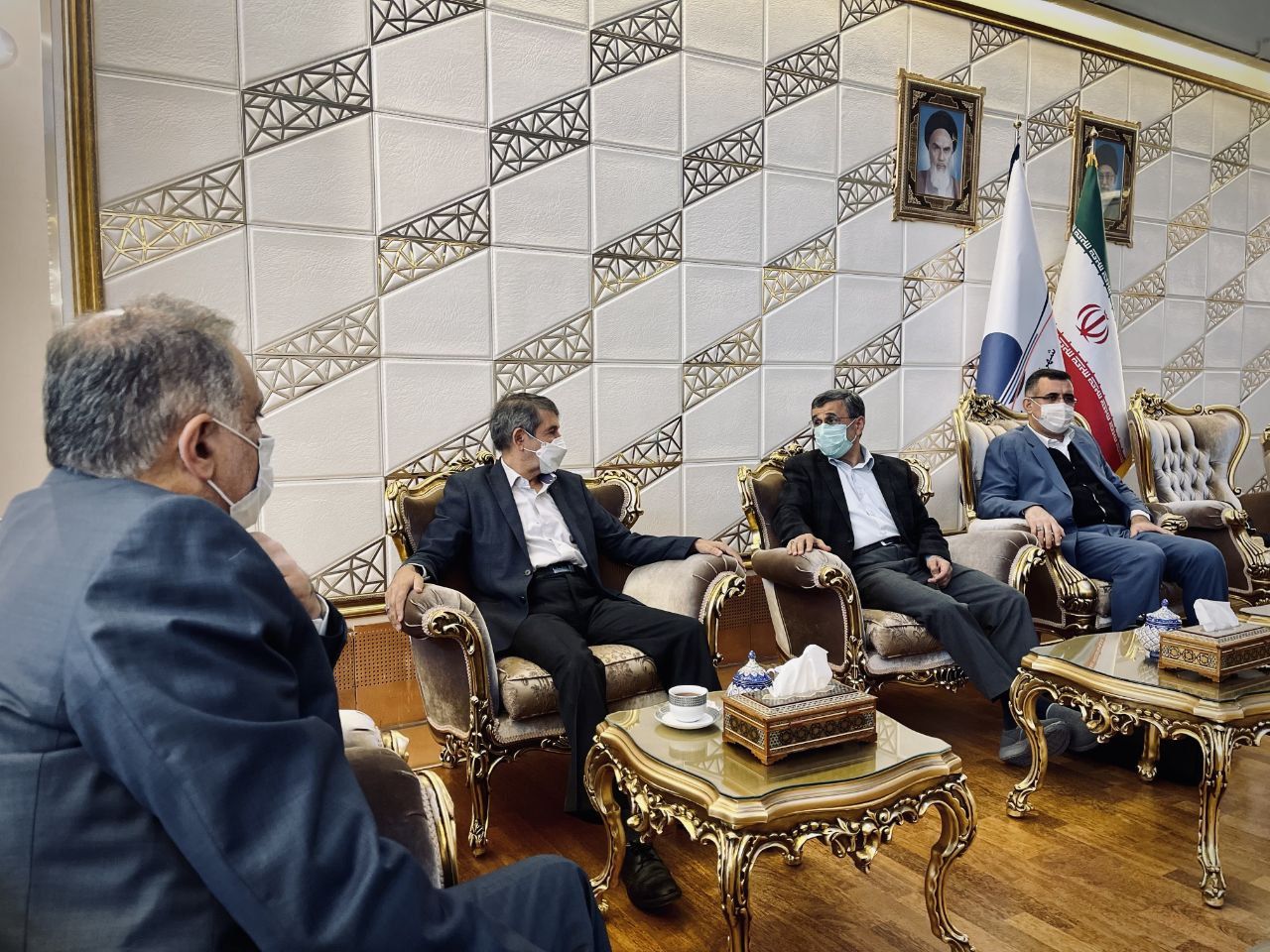 احمدینژاد سرانجام تهران را به مقصد دوبی ترک کرد