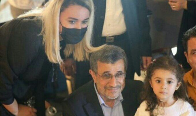 عکس های جنجالی و حاشیه ساز محمود احمدینژاد در نمایشگاه اکسپوی دوبی