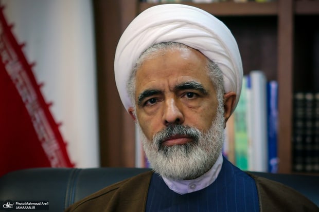 مجید انصاری: امروز بحث آرد یا سوخت مطرح است؛ گرانی ها سلسله وار به سایر بخش ها منتقل می شود/ کمر مردم زیر بار این گرانی ها خرد خواهد شد