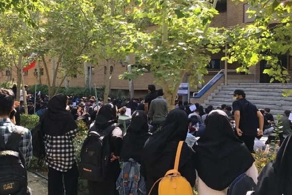برگزاری اعتراضات دانشجویی در برخی دانشگاه‌ها همزمان با شروع رسمی سال تحصیلی
