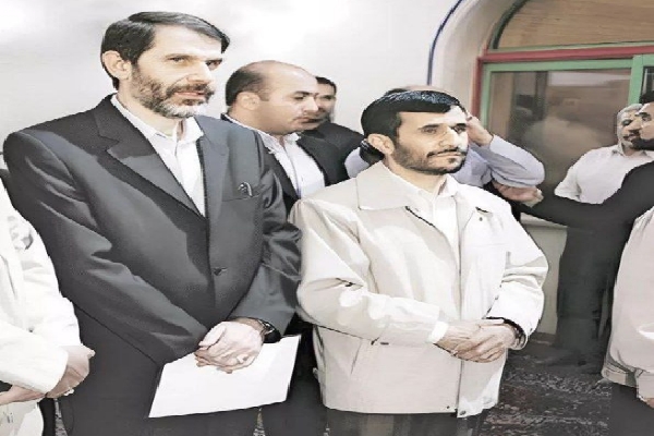 فعال سیاسی: احمدی نژاد پنهان شده است/ حیف است کشور از ظرفیت سیاسی لاریجانی محروم شود