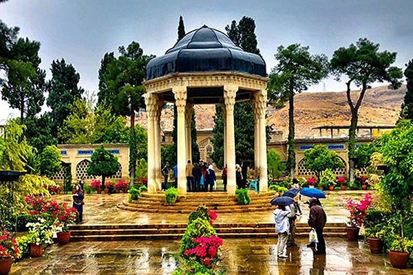 چند کتاب مفید دربارهٔ حافظ
