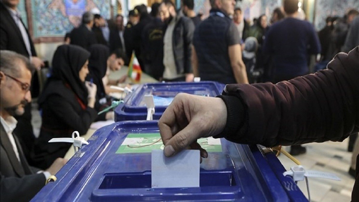 انتقاد تند روزنامه اصولگرا از انتخابات مجلس: جمع کردن این افتضاح «بزرگ» می‌طلبد