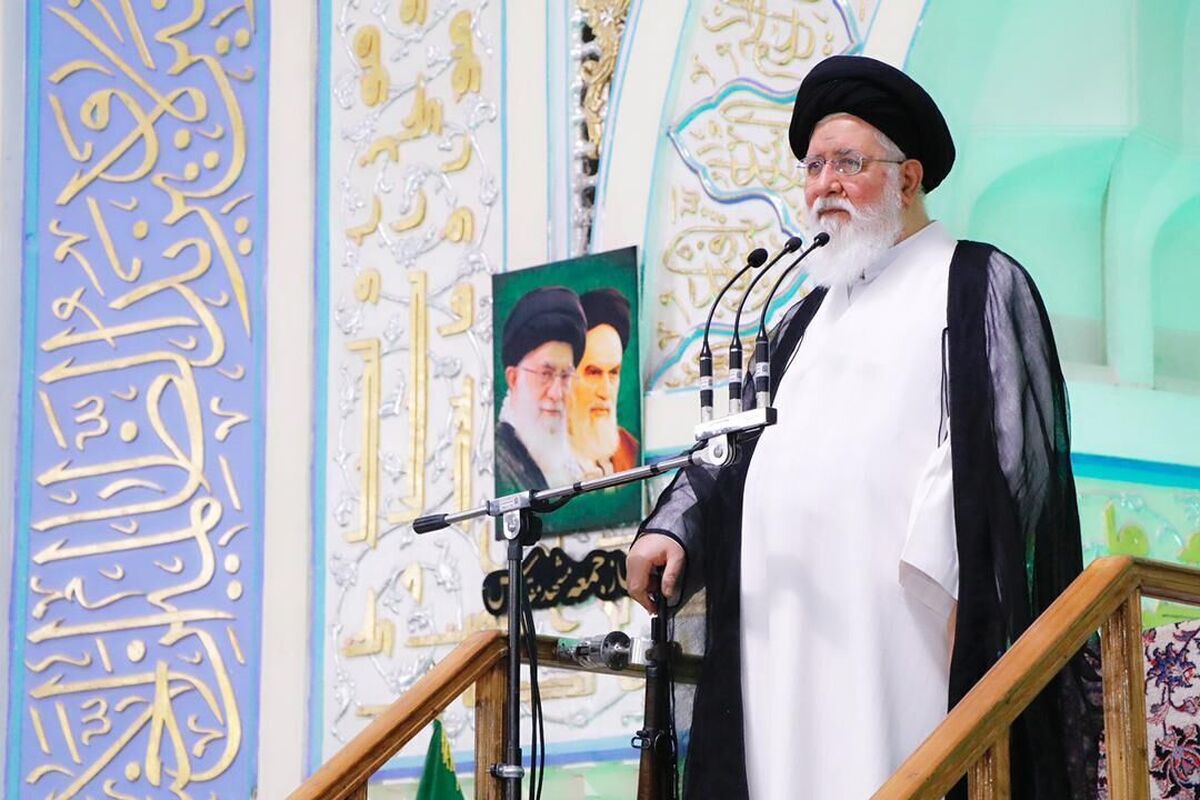 آقای علم الهدی! برای دفاع از حجاب از زن باده نوشی مثل منیژه دفاع می‌کنید؟