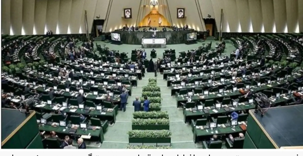روزنامه جمهوری اسلامی در سر مقاله خود نوشت/ تهدیدهای افراطی مثل خروج از NPT، به خطر انداختن منافع ملی است