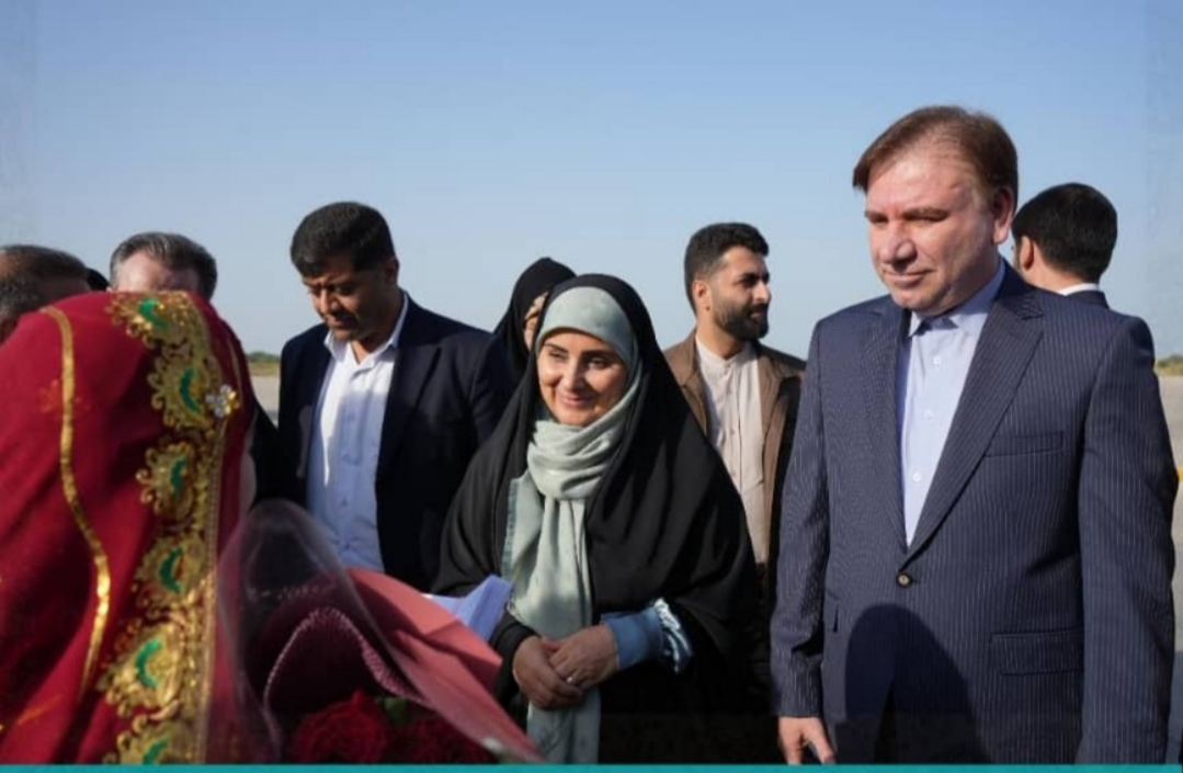وزیر راه و شهرسازی وارد استان بوشهر شد