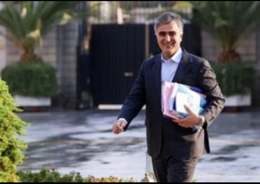فرزین نمی خواهد از ریاست بانک مرکزی کنار برود اما وزیر اقتصاد نمی تواند با او کار کند