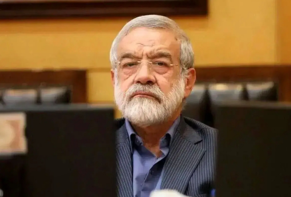 نماینده مجلس /علت کم‌بارشی ایران را کشف کرد: شخص پزشکیان و مخالفتش با قانون حجاب