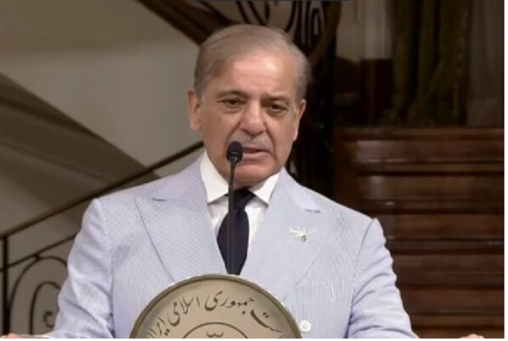 دعوت نخست وزیر پاکستان از هیات های ایران و امریکا برای حضور در اسلام آباد / آغاز آتش بس از ساعت ۳:۳۰ بامداد چهارشنبه