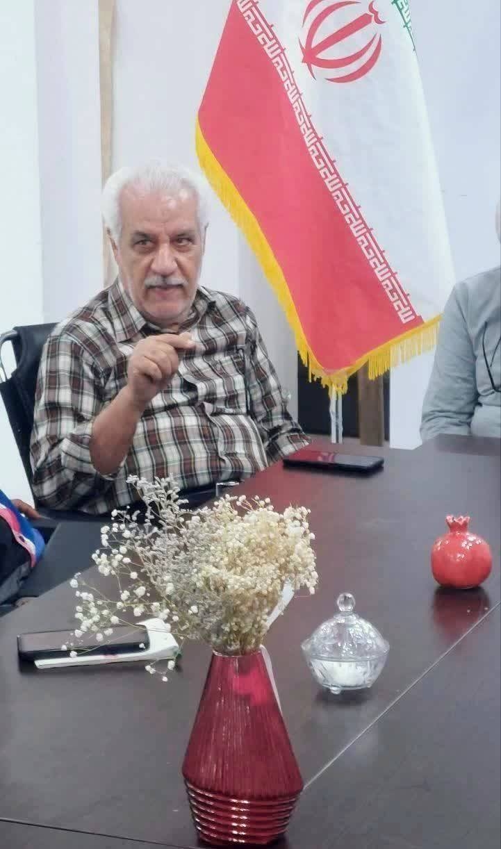 «هیچ جا اینجا نمی شود» گفتگو با حبیب سیروس شاعر و نویسنده.