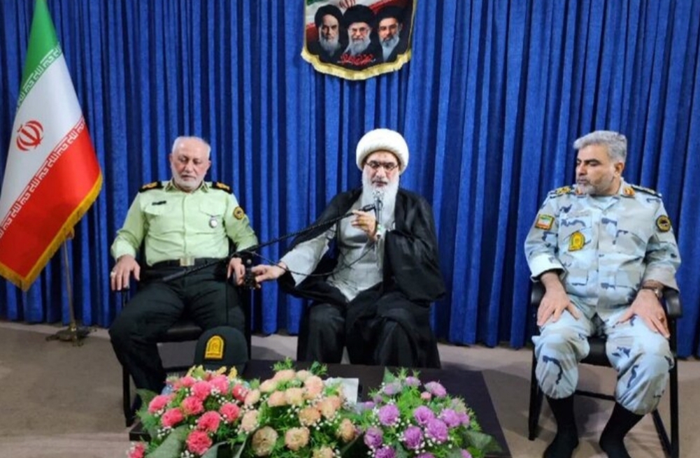 امام جمعه بوشهر: خدمات نیروهای انتظامی و دریابانی عبادت است