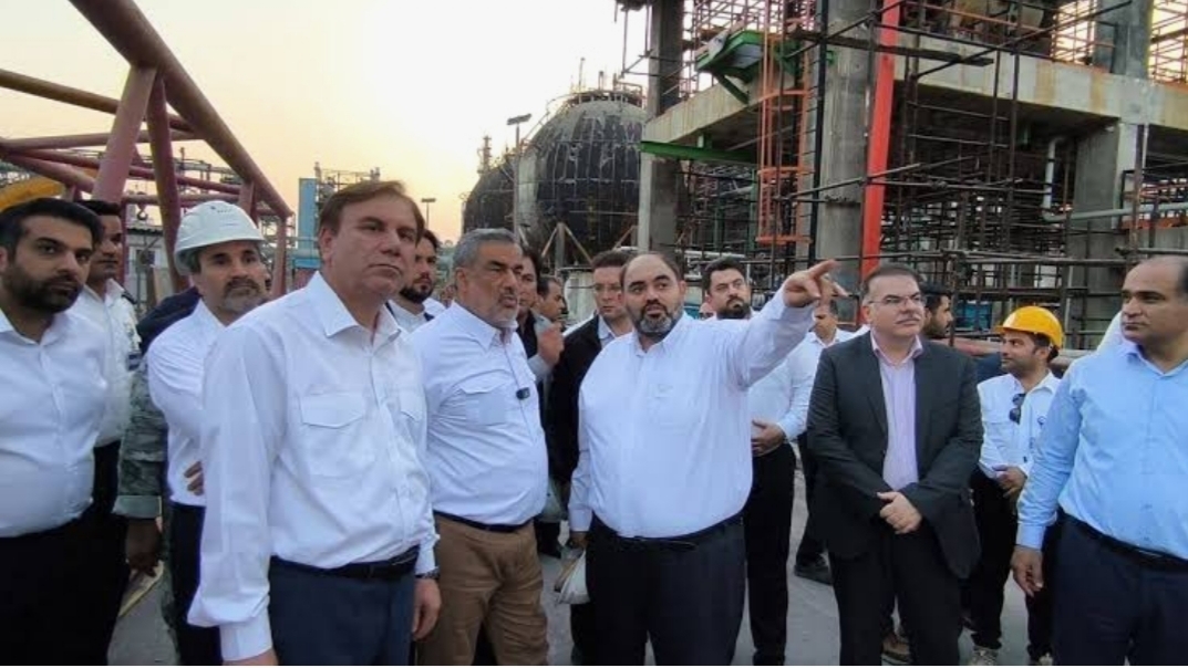 بازدید سرپرست وزارت نفت از مجتمع‌های پتروشیمی جم و مبین انرژی